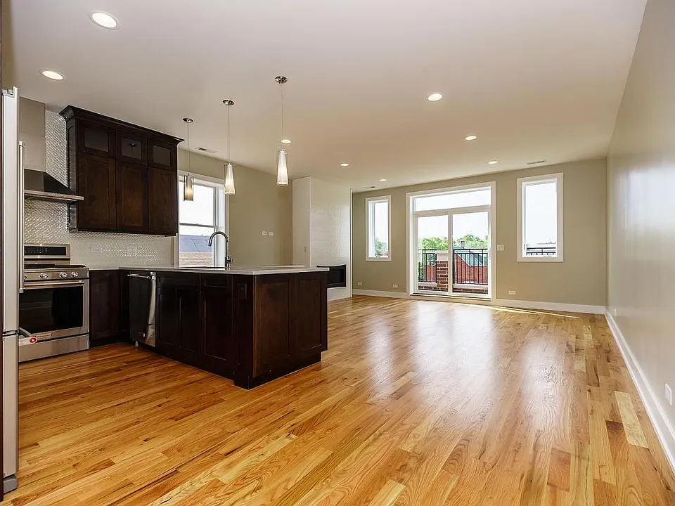 2833 N Kedzie Ave #1F