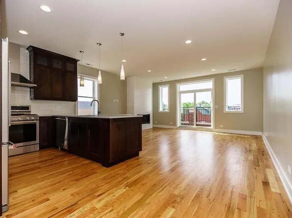 2833 N Kedzie Ave #1F, Chicago, IL 60618