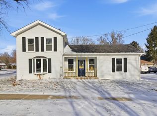 5714 Market St, Richmond, IL 60071