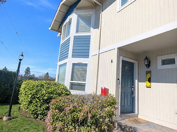 2nd image of 202 NE Rifle Range St APT 6