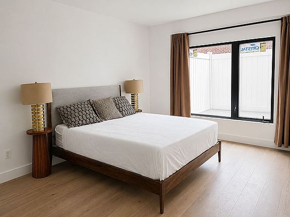 4th image of 52-16 Roosevelt Ave #2C