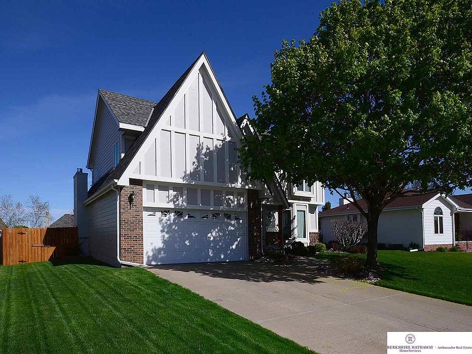 1st image of 1118 N 153rd Ave