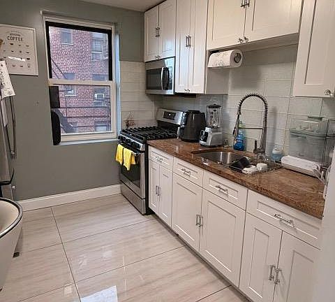 5th image of 143 Bruce Avenue #4D