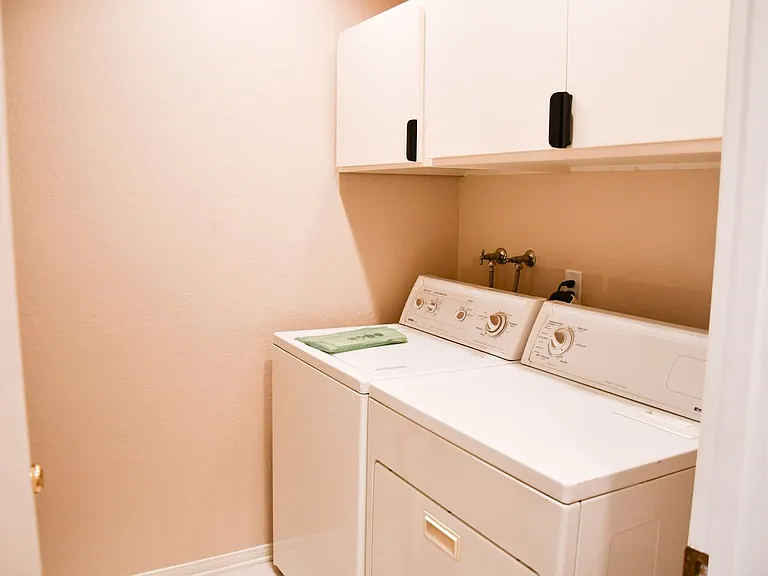 2337 Skyline Dr — Photo 30