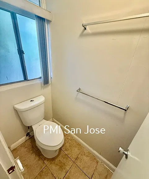 2066 Sandalwood Ct - Master Bath_08052026