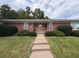 2105 Roosevelt St, Dubuque, IA 52001