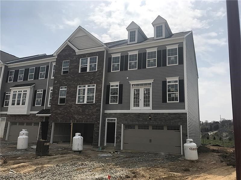 1st image of 219 Eagle Dr