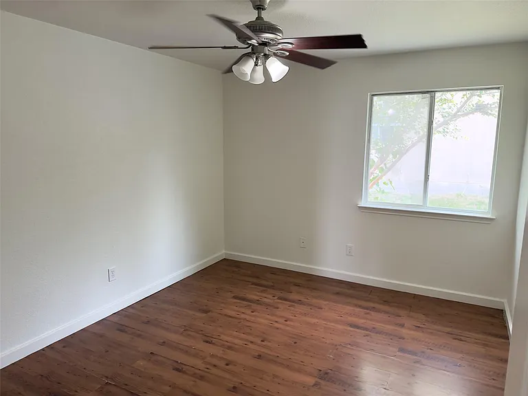 339 Oxford Dr — Photo 11