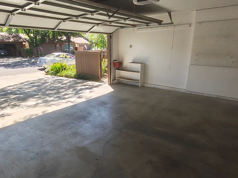 613 Edgebrook Ct — Photo 35