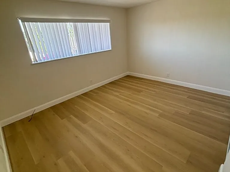 2401 Bartlett St #D — Photo 6