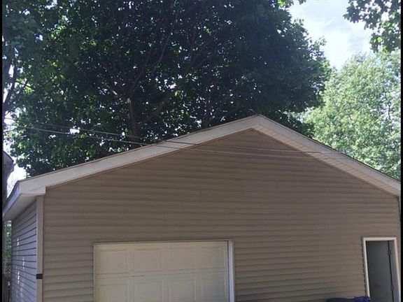 4th image of 755 Montana Ave