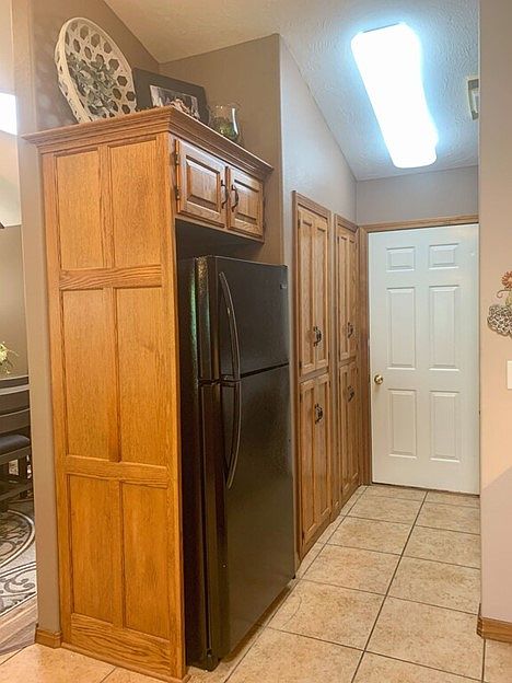 1st image of 467 Springwood Ln