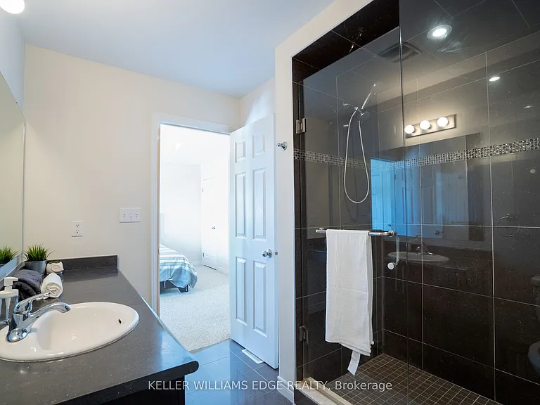 44 Medici Ln — Photo 16