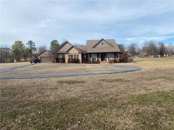 732 E Buchanan St, Prairie Grove, AR 72753