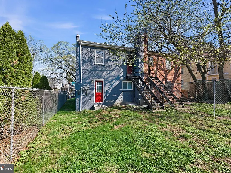4029 Grant St NE — Photo 25