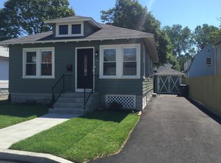 26 Oniska St, Warwick, RI 02889