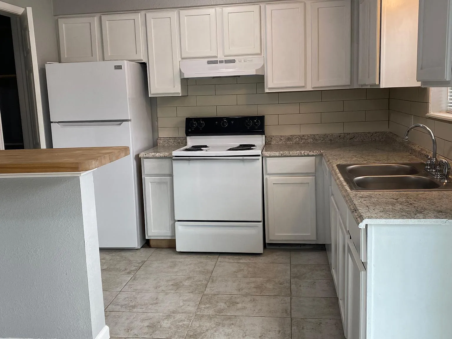 1 bed, 702 sqft, $875 — Photo 2