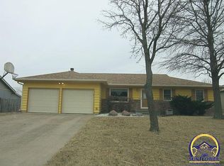 3712 SW Arvonia Pl, Topeka, KS 66610