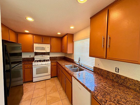4th image of 183 Lechuza Ln
