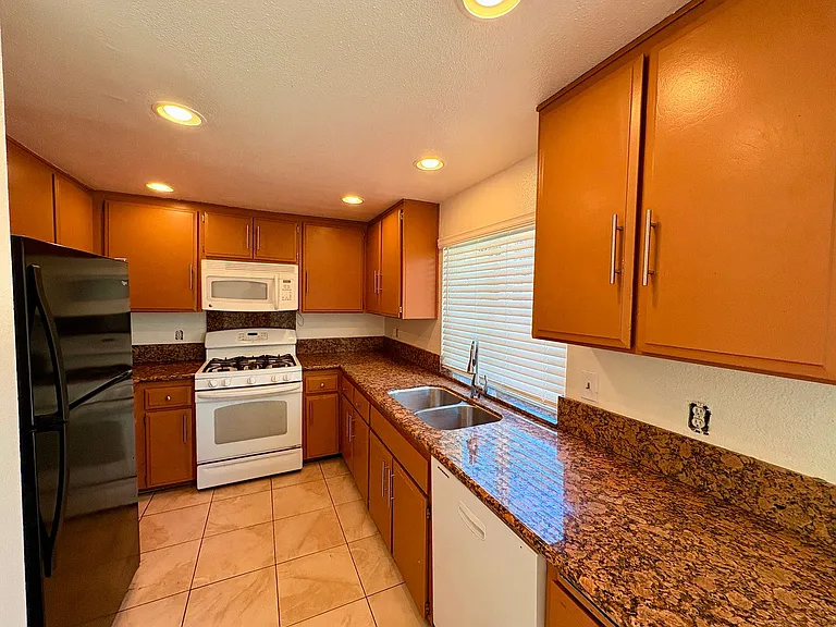 183 Lechuza Ln — Photo 4