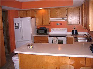 4th image of 531 W Belmont Ave