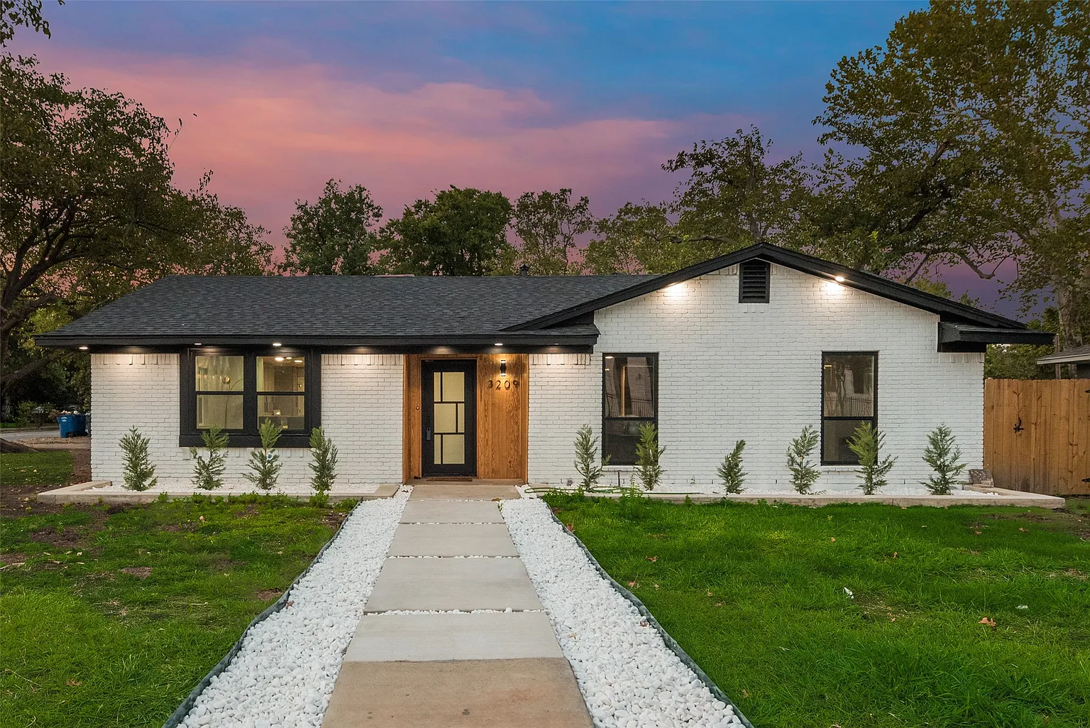 3209 Royal Ln photo 1