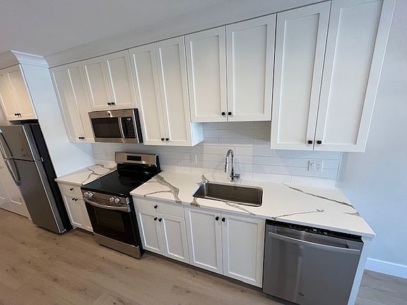 4th image of 186 Bedford St #202