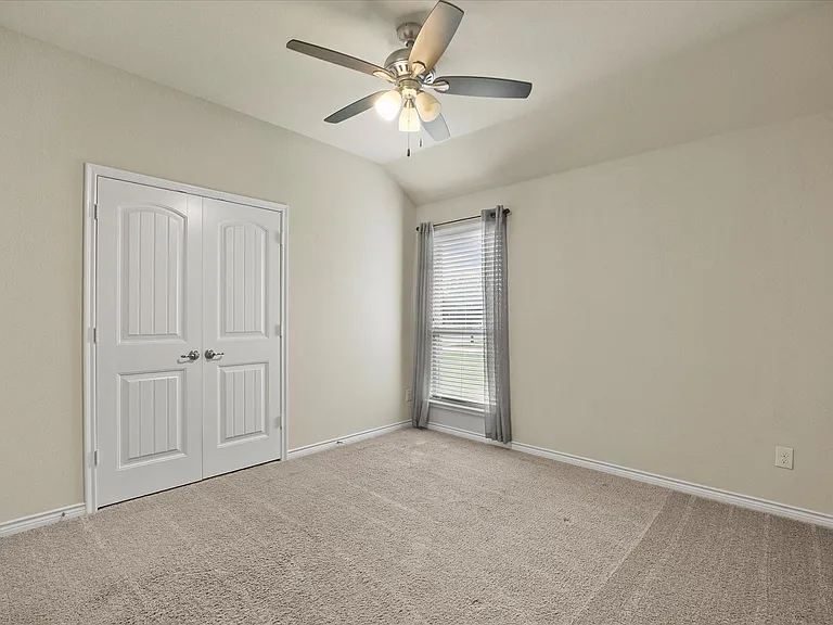 1409 Hidden Creek Dr — Photo 25