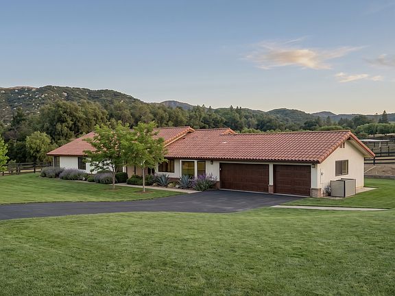 5th image of 19556 Avenida De Arboles