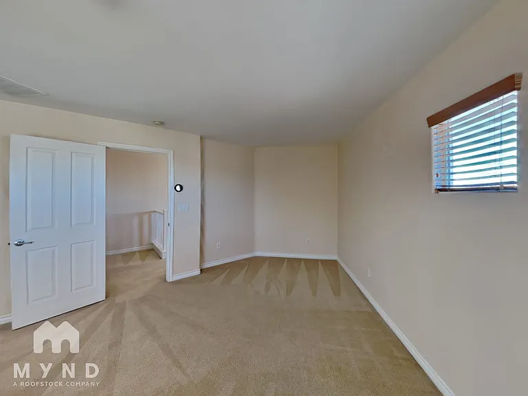 2000 Hollywell St — Photo 11