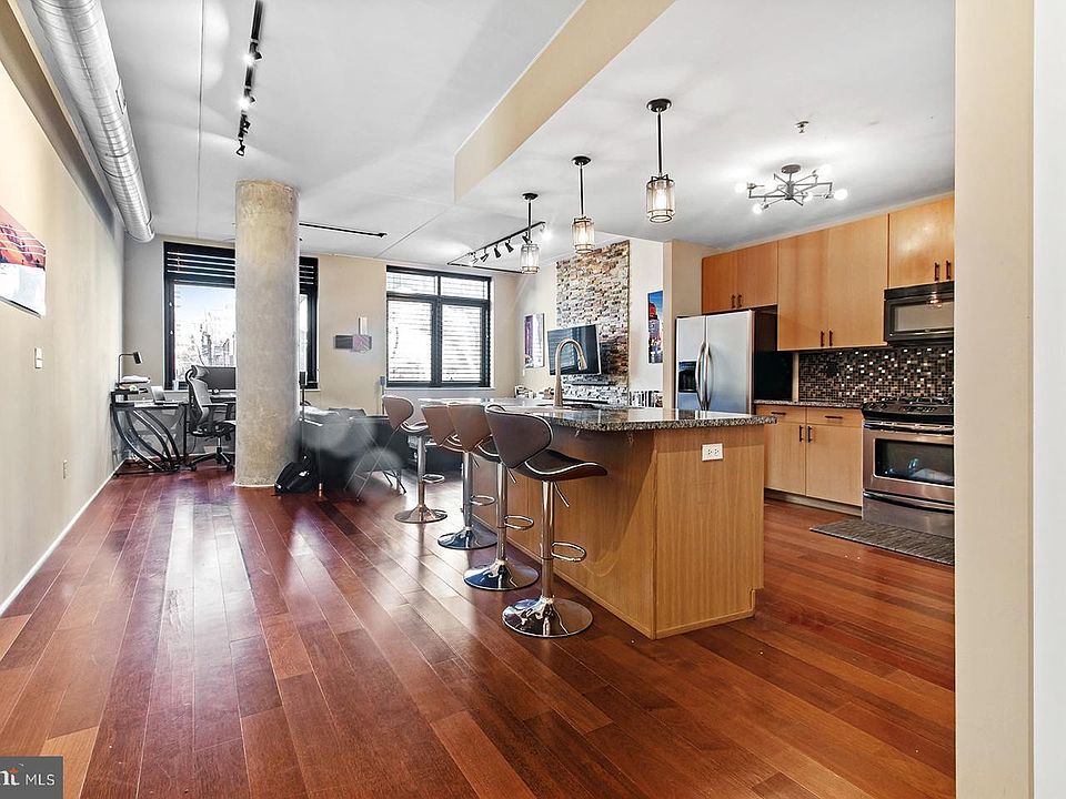 1st image of 1352-1 South St #216