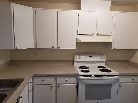 2nd image of 2048 NE Highway 99w APT 27