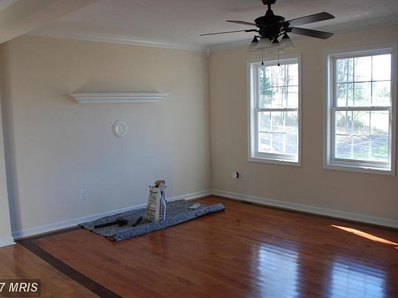 2nd image of 10318 Lanes Farm Ln