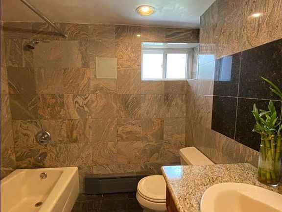 3rd image of 131-16 14th Ave #Basement
