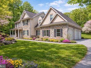 304 Iron Valley Dr, Lebanon, PA 17042