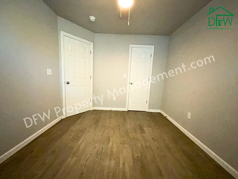 1808 NW Taft Ave — Photo 18