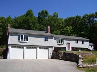 303 Chocolog Rd, Uxbridge, MA 01569