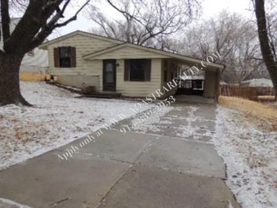 4327 N Denver Ave