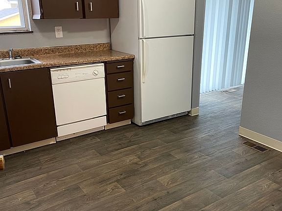 4th image of 14917 21st Avenue Ct E