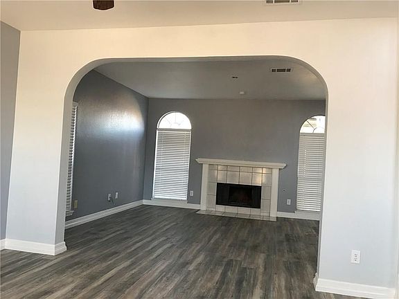 2nd image of 1817 Lantana Dr