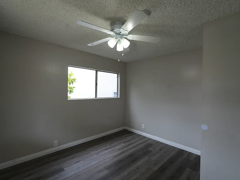 457 W Sepulveda St — Photo 17