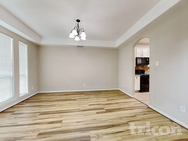 8523 W Highlands Xing — Photo 4