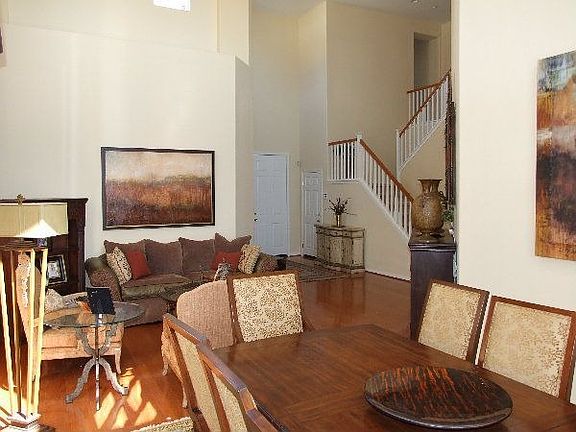 3rd image of 9668 Chamberlain St
