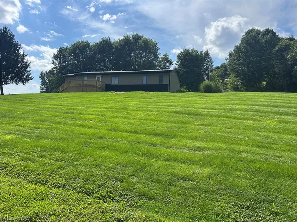 1285 N Dietz Rd, Zanesville, OH 43701