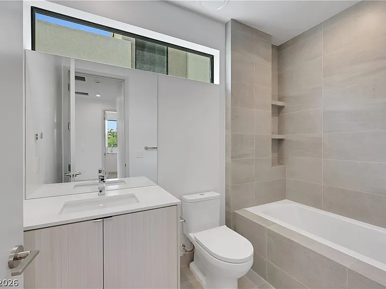 66 Lakefront Dr — Photo 52