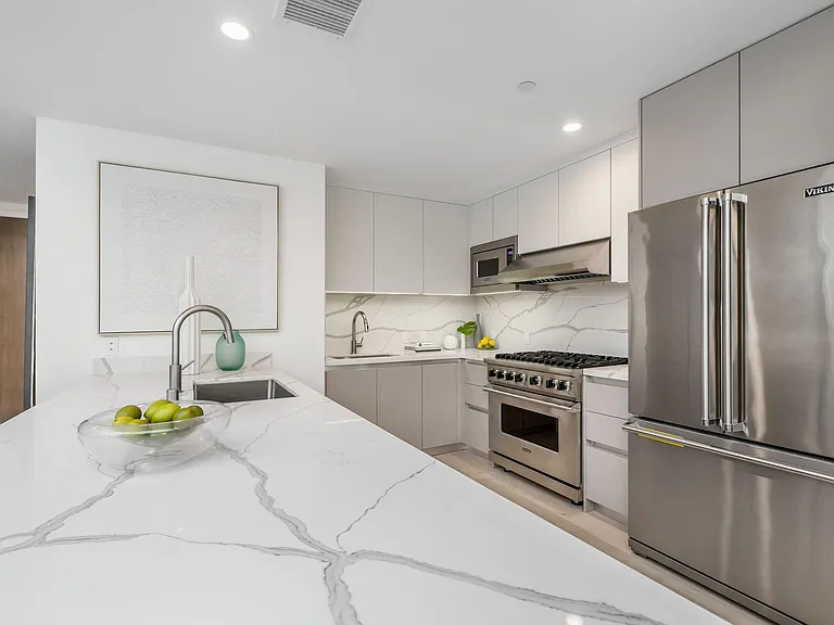 Reeves Place LA — Photo 36