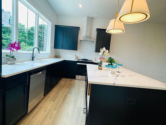 4th image of 115 Firefly Cir