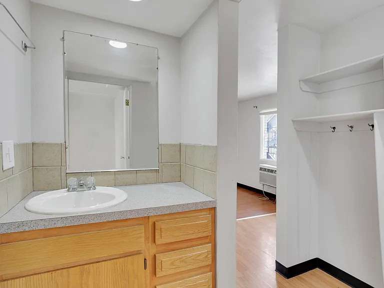 27 W 8th Ave #D — Photo 14
