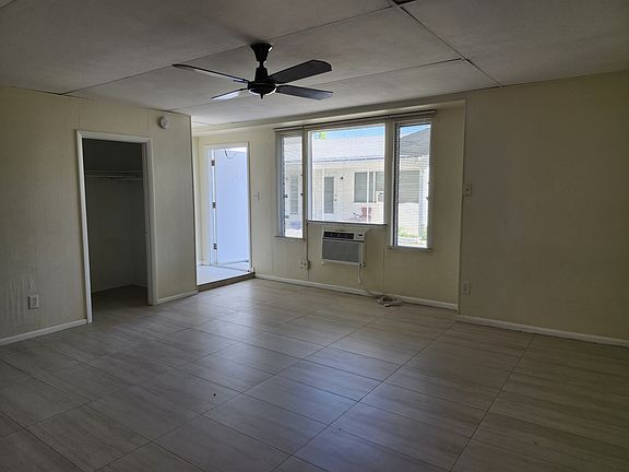 3rd image of 1241 Miami Rd