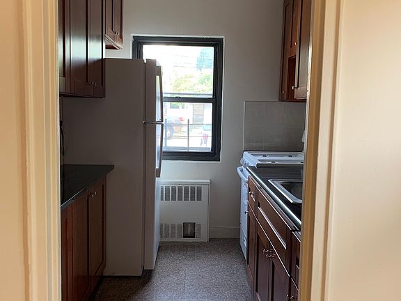 5th image of 196-11 73rd Ave #2